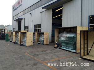 發(fā)往馬來西亞羅茨風(fēng)機(jī)包裝現(xiàn)場 發(fā)往馬來西亞羅茨風(fēng)機(jī)包裝現(xiàn)場